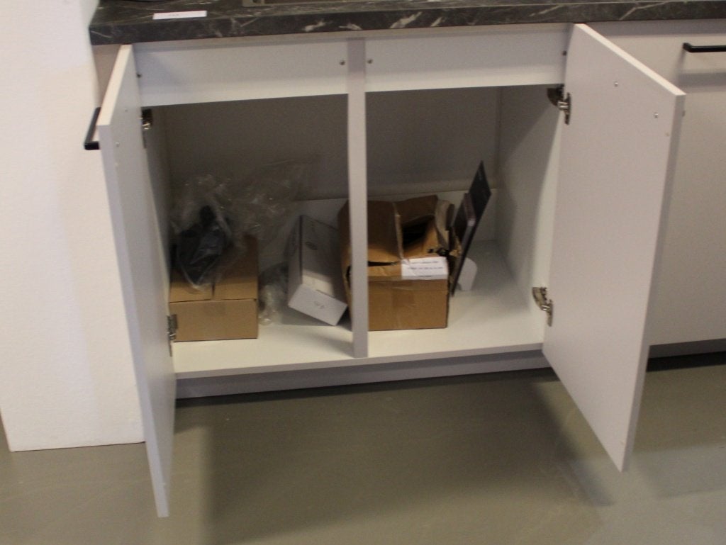 BP113 Moderne rechte keuken met Inventum apparatuur, Huis en Inrichting, Ophalen, Waldstraße 53-57, 33415 Verl  Duitsland, Nobilia-Werke J. Stickling GmbH & Co. KG