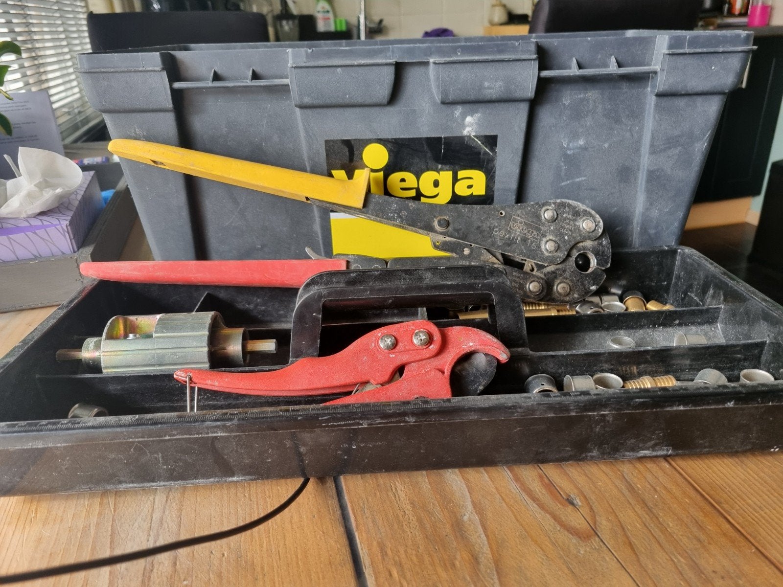 Viega gereedschapskoffer met perstang en toebehoren, Doe-het-zelf en Verbouw, Gereedschap | Handgereedschap, Ophalen of Verzenden