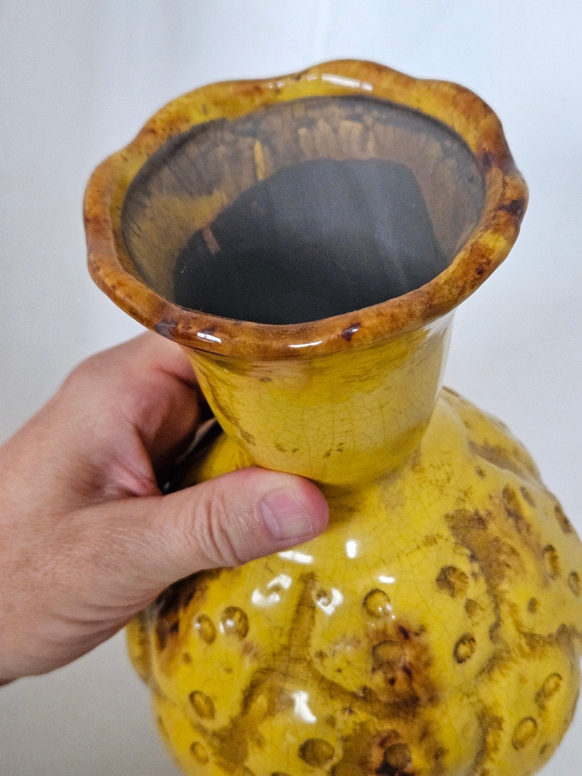 Artisan design vaas geel glazuur Abigail Ahern London, Verzenden, Geel, Zo goed als nieuw, Nvt