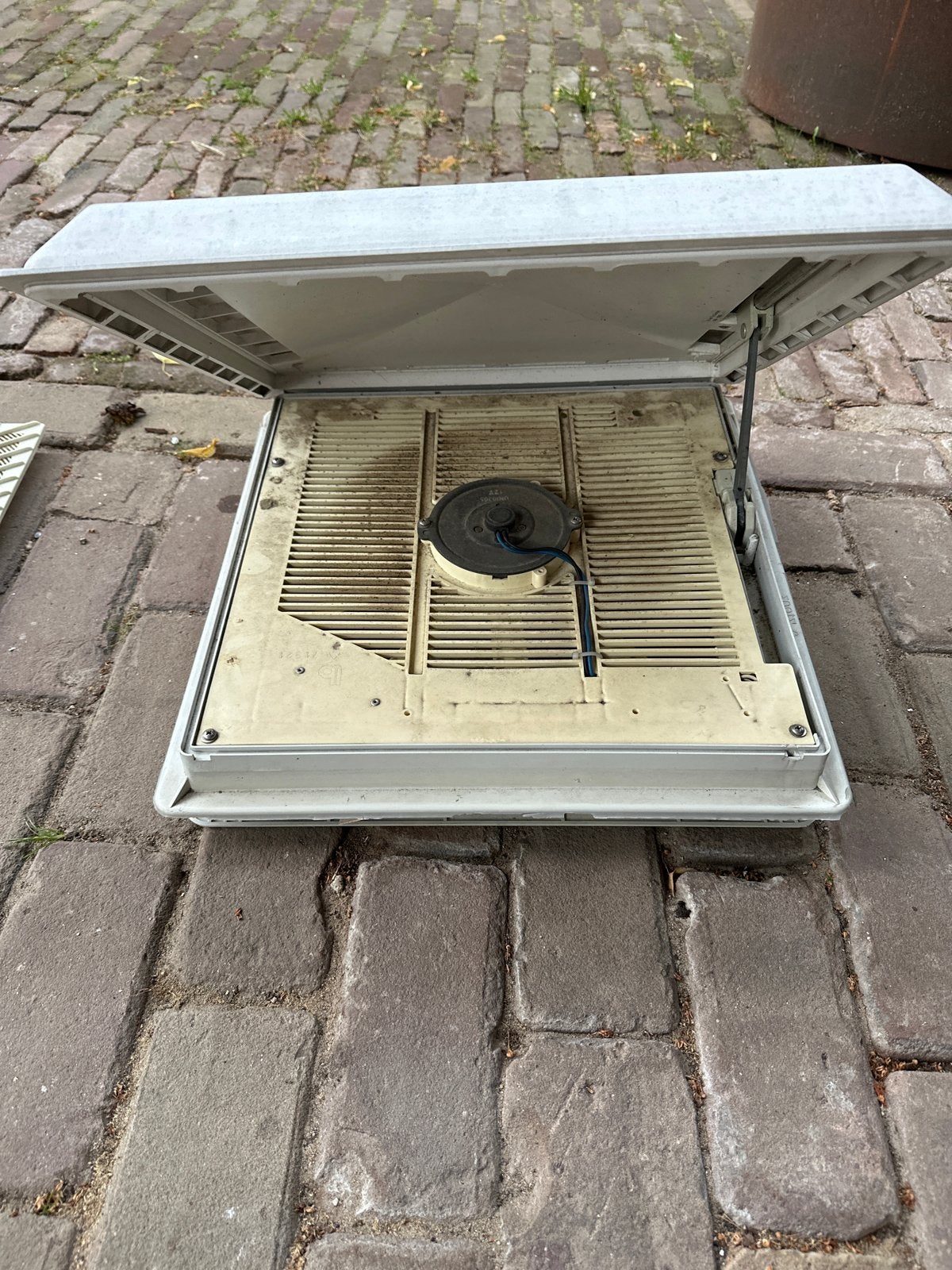 Dakluik camper 40x40 cm met ventilator, Ophalen of Verzenden, Gebruikt