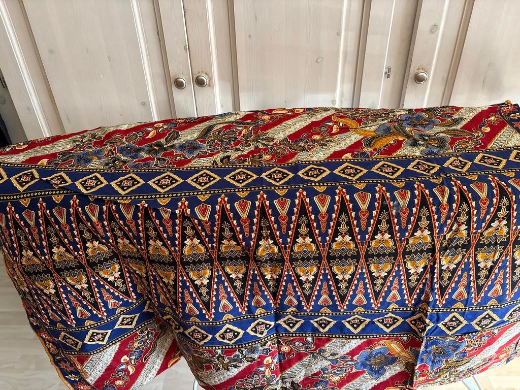 Decoratieve doek met traditioneel patroon: batik stof., Gebruikt, 100 tot 150 cm, Ophalen of Verzenden, 150 tot 200 cm