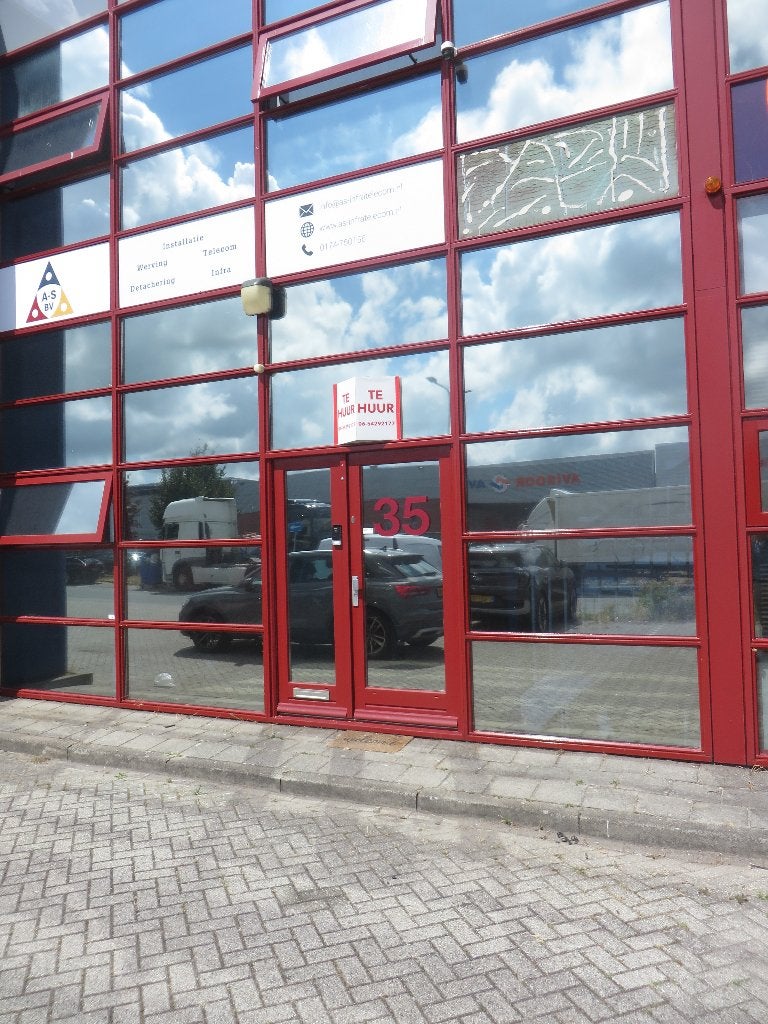 Bedrijfspand van 108 m 2 in Wateringen te huur, 108 m², Huur, Bedrijfsruimte