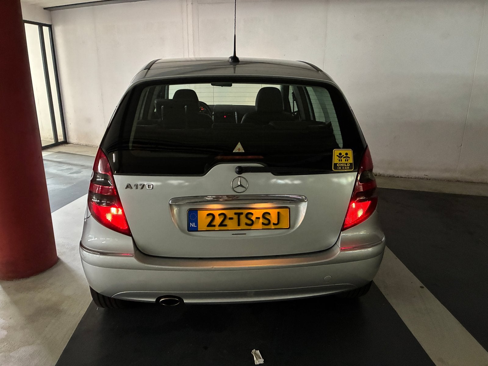 Mercedes-Benz A-Klasse 1.7 A170 5DRS 2007 Grijs, Auto's, 15 km/l, 4 cilinders, 400 kg, 49 €/maand