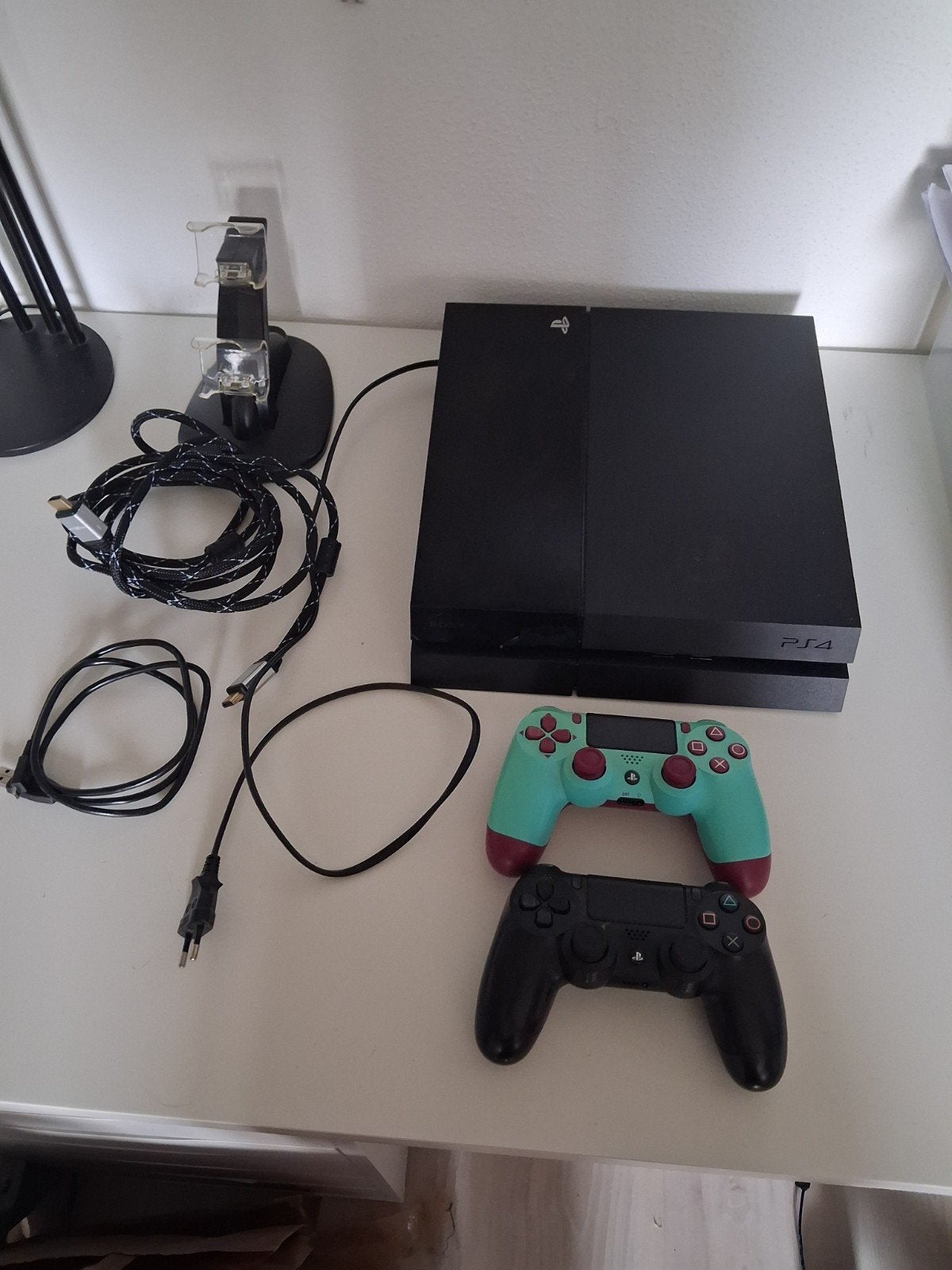 Playstation 4 met 1,77 TB ,2 controllers, Ophalen of Verzenden, Zo goed als nieuw, Met 2 controllers, Pro