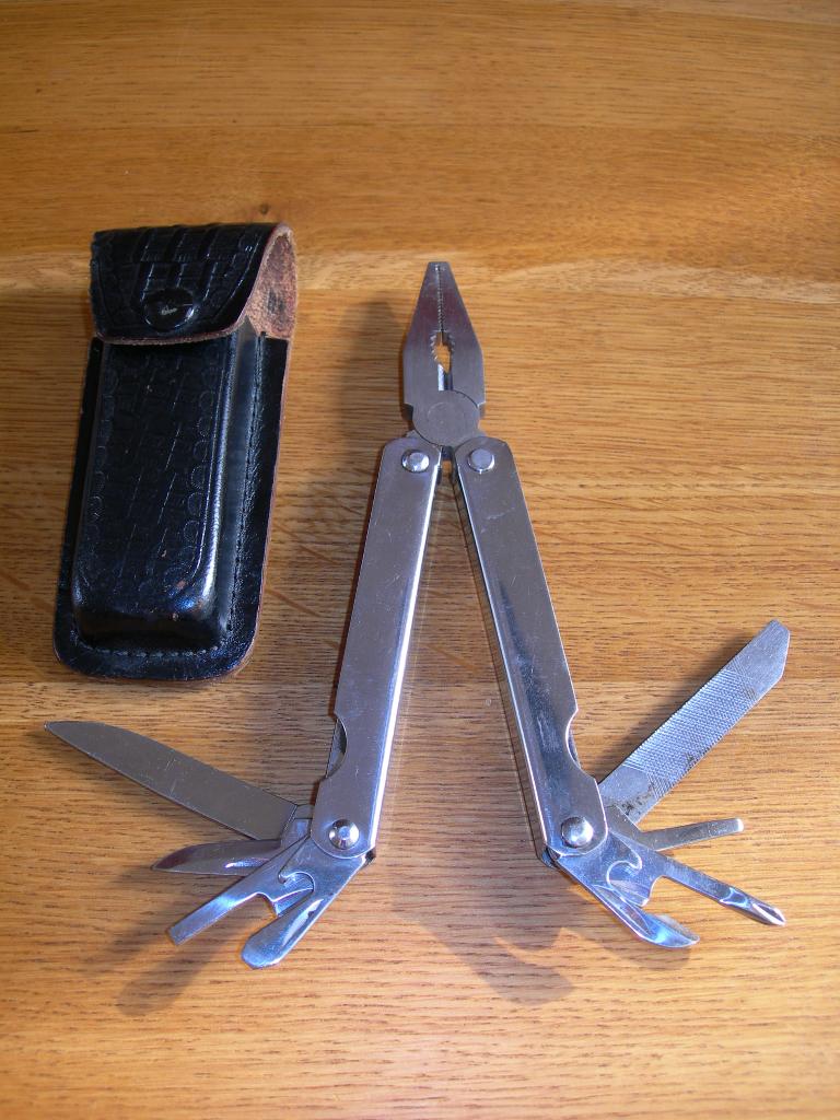 Te koop multitool, Ophalen of Verzenden, Gebruikt
