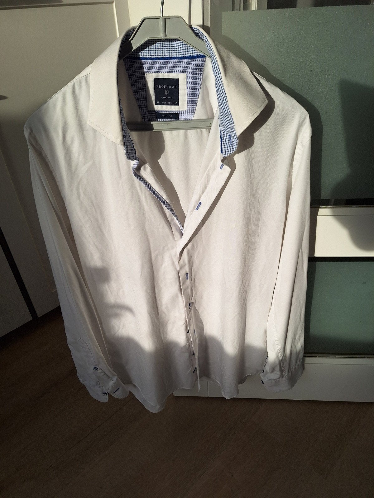 Profuomo Slim Fit overhemd wit met blauw accent, Kleding | Heren, Overhemden, Wit, Ophalen of Verzenden, Halswijdte 41/42 (L)