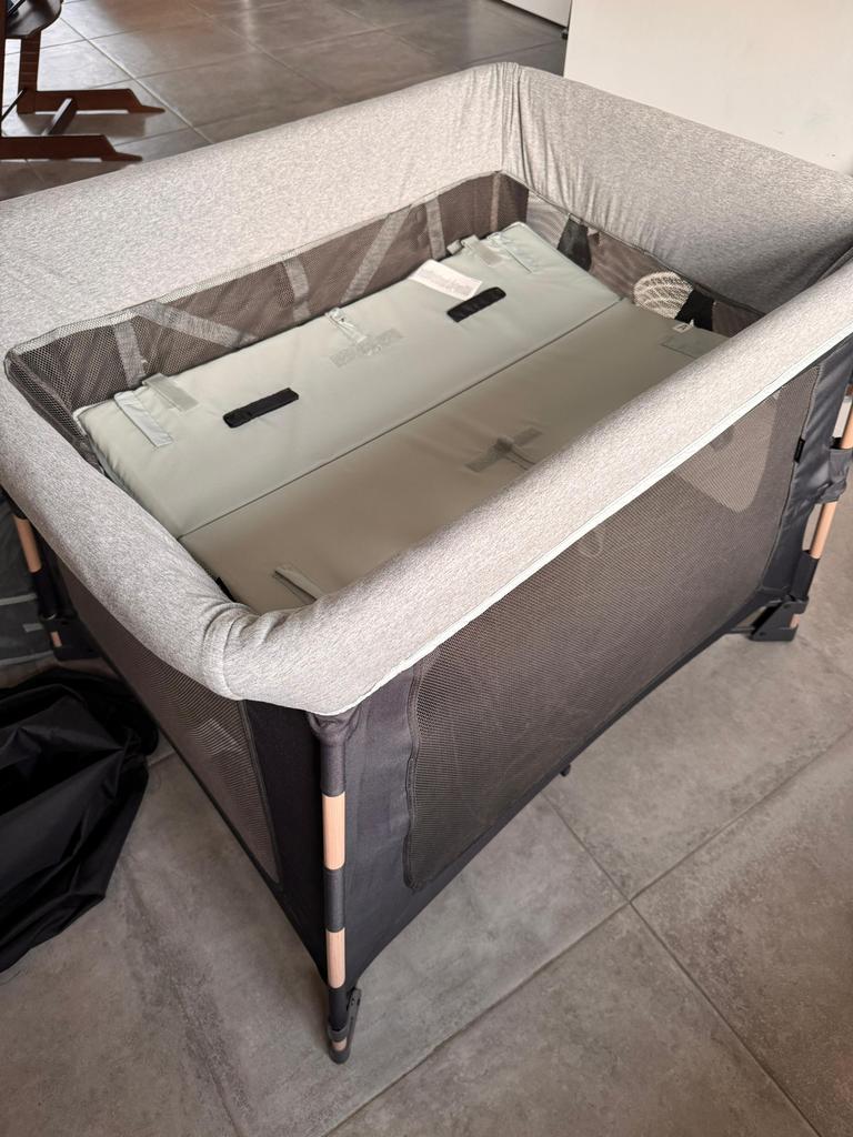 Zgan: Maxi Cosi Swift 3 in 1 (+nieuw matras en beddengoed), Kinderen en Baby's, Babywiegjes en Ledikanten, Ophalen, Zo goed als nieuw
