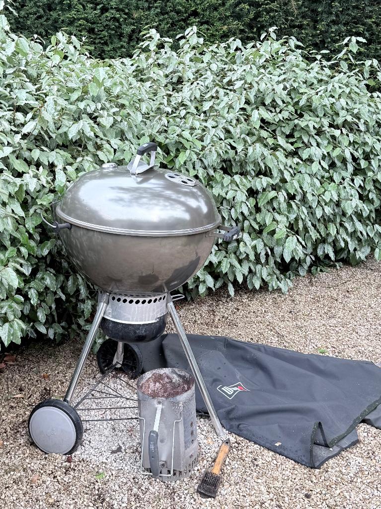 MASTER-TOUCH-HOUTSKOOLBARBECUE Ø 57 CM, Tuin en Terras, Houtskoolbarbecues, Ophalen, Gebruikt, Weber