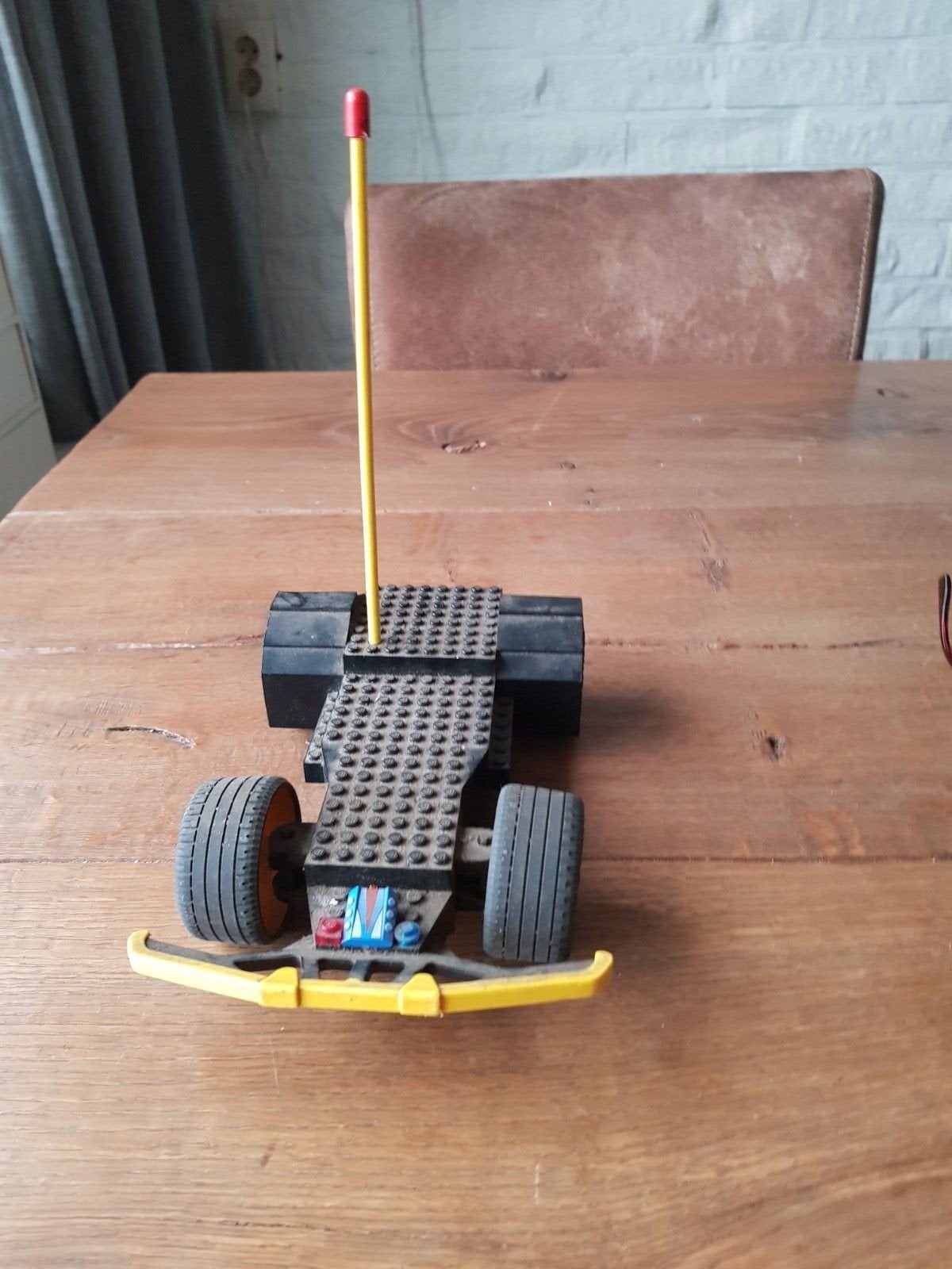 Vintage LEGO Technic RC Auto - Zwart met Gele Bumper, Ophalen of Verzenden, Gebruikt, Overige merken