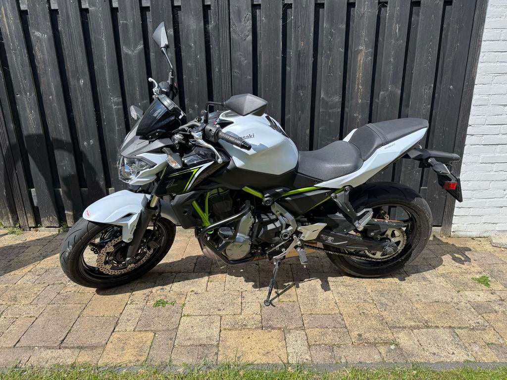 Tekoop Kawasaki Z650 2017 35kw A2 5650 orginele km’s, Motoren, Motoren | Kawasaki, 2 cilinders, Particulier, Minimaal motorrijbewijs A2