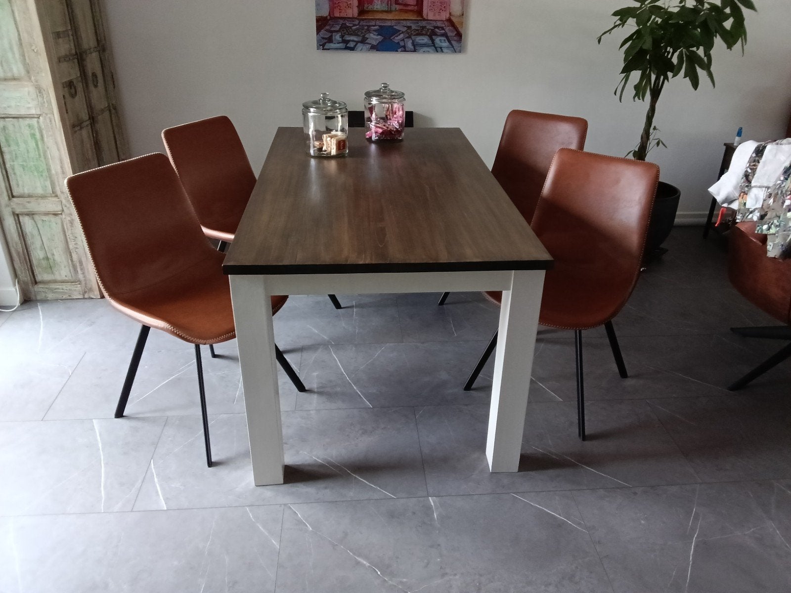 Eettafel met houten blad en witte poten en salontafel, Ophalen, Modern landelijk, 50 tot 100 cm, Zo goed als nieuw