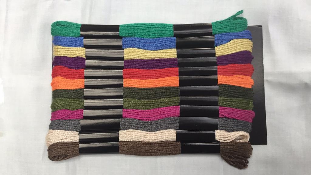 Borduurgaren, Hobby en Vrije tijd, Borduren en Borduurmachines, Zo goed als nieuw, Borduurgaren of Zijde, Ophalen of Verzenden