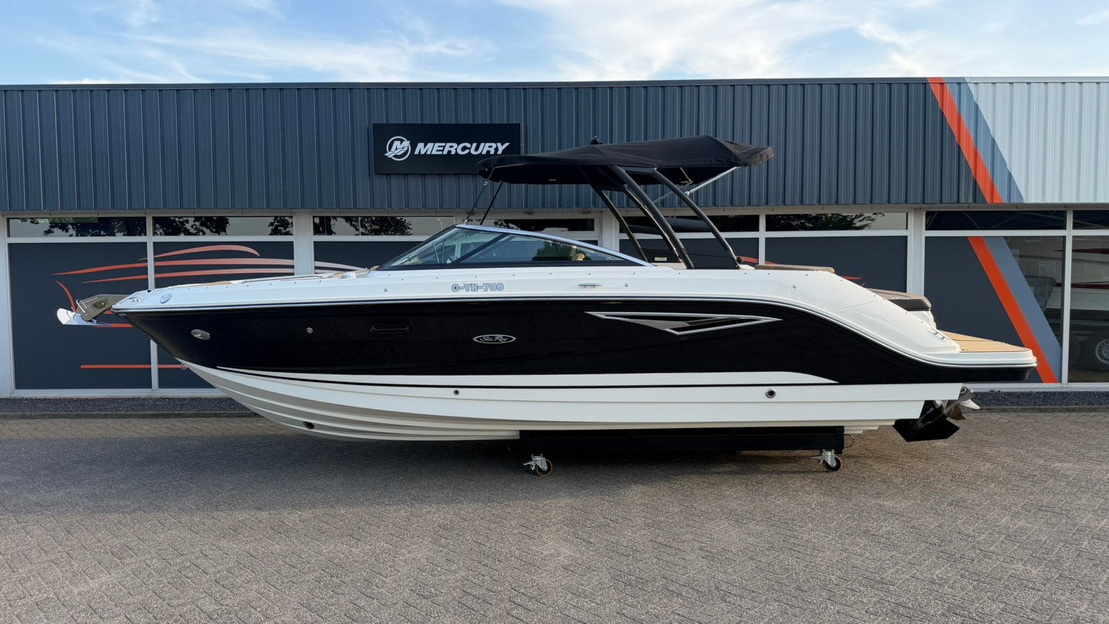 Sea Ray SLX 250 Bowrider 2024, 430 PK, Ophalen, Binnenboordmotor, Zo goed als nieuw, Sea Ray
