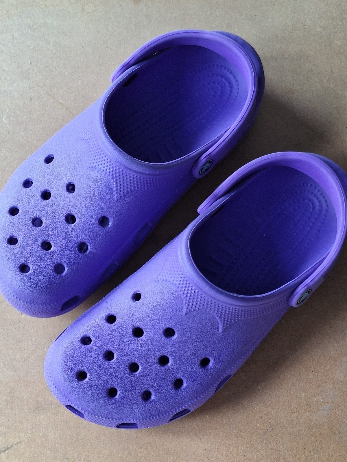 Paarse Crocs Klompen - Maat XL (W12-13/M10-11), Overige kleuren, Crocs, Gedragen, Ophalen