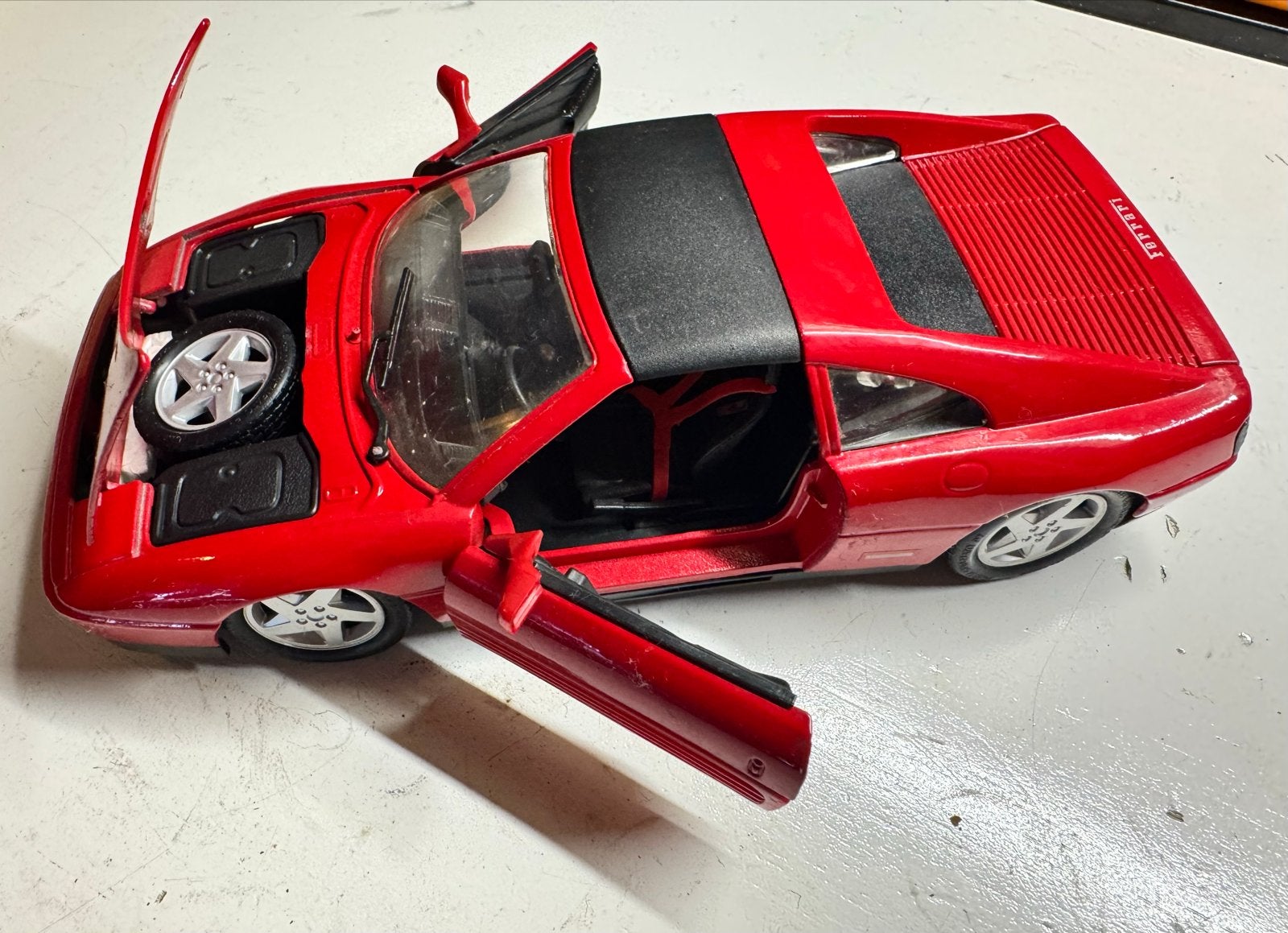 Zeldzame Ferrari 1:18 modelauto - Gedetailleerd, Ophalen of Verzenden, Gebruikt, Auto, Overige merken