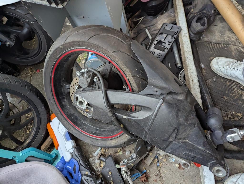 GSXR GSX-R GSX R k6 k7 600 750 achterbrug Velg Subframe, Ophalen of Verzenden, Gebruikt