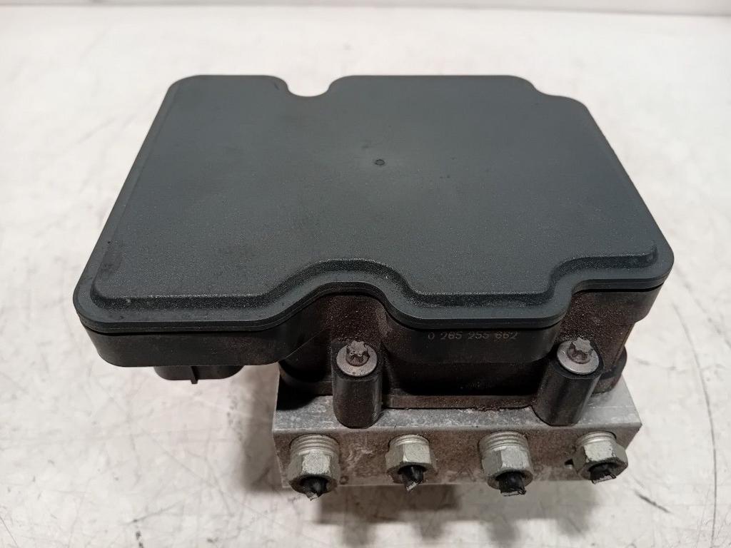 Abs pomp Opel Corsa, Onderdelen@venauto.nl, Van der Ven Autorecycling B.V., Gebruikt, Ettenseweg 76, 4706 PB Roosendaal, The Netherlands