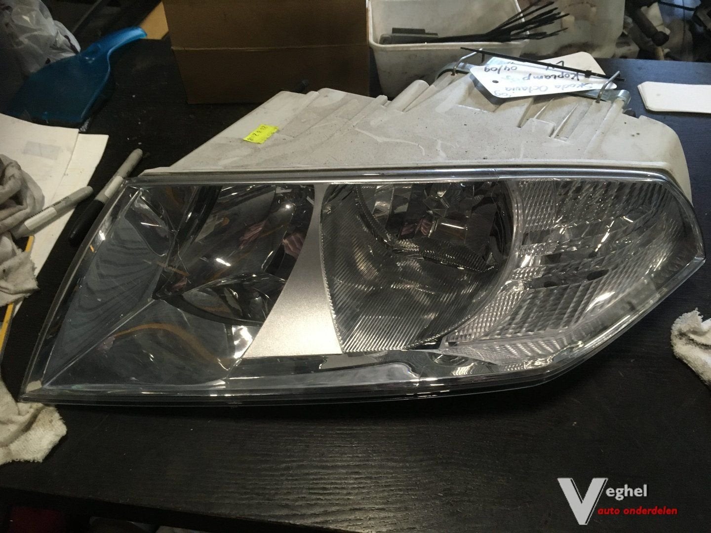 Skoda Octavia 2009 Koplamp links, Gebruikt, -, -, Ophalen of Verzenden