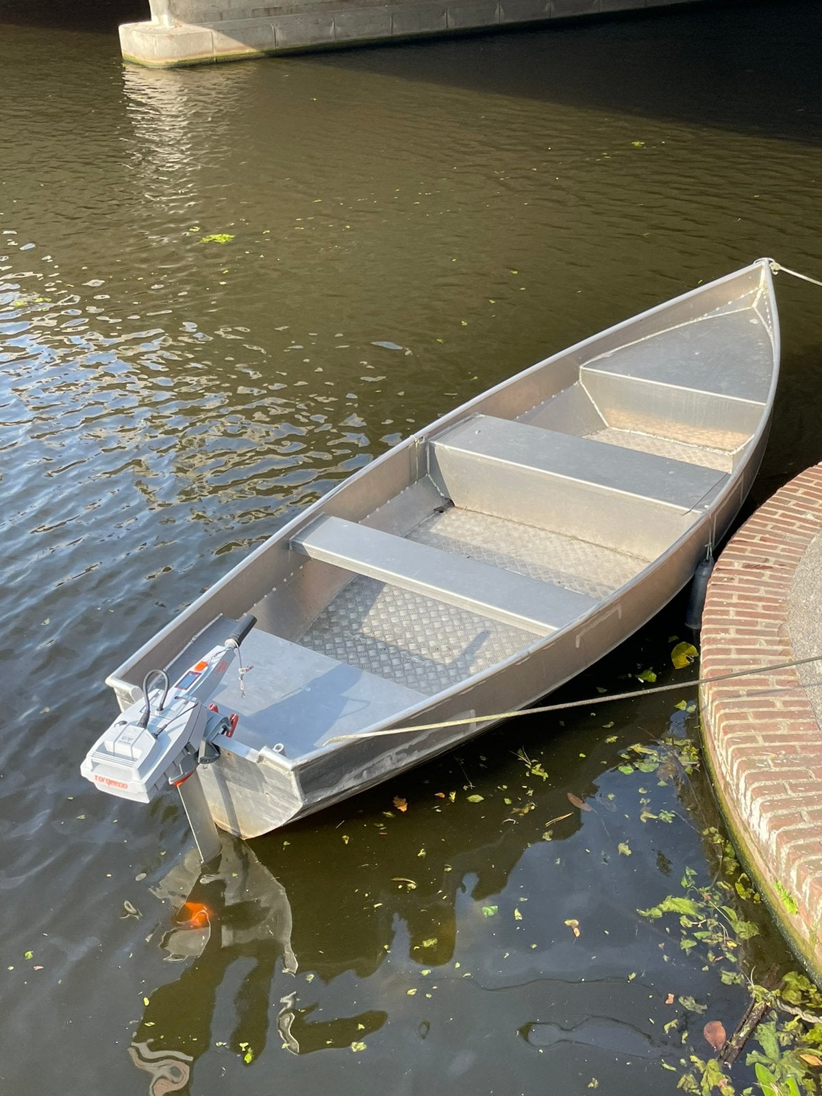 Aluminium, zelflozende Hanzepunter 480 met elektrische motor, Elektrisch, Zo goed als nieuw, 2 m, Anker
