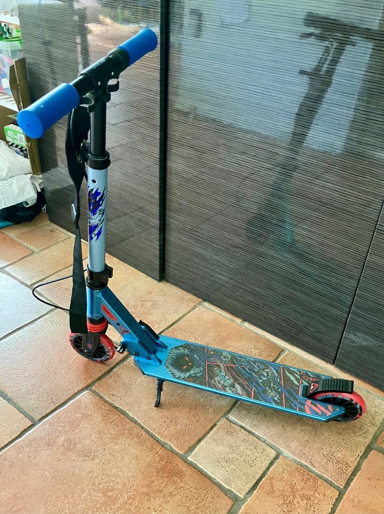 Kinder Step met Spiderman print (Oxelo van Decathlon), Fietsen en Brommers, Steps, Ophalen, Zo goed als nieuw, Gewone step, Oxelo (Decathlon)
