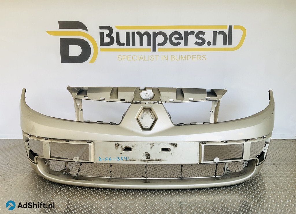 Bumper Renault Scenic 03-07 8200139528 Voorbumper 2-F6-13541, Auto-onderdelen, Carrosserie en Plaatwerk, Bumper