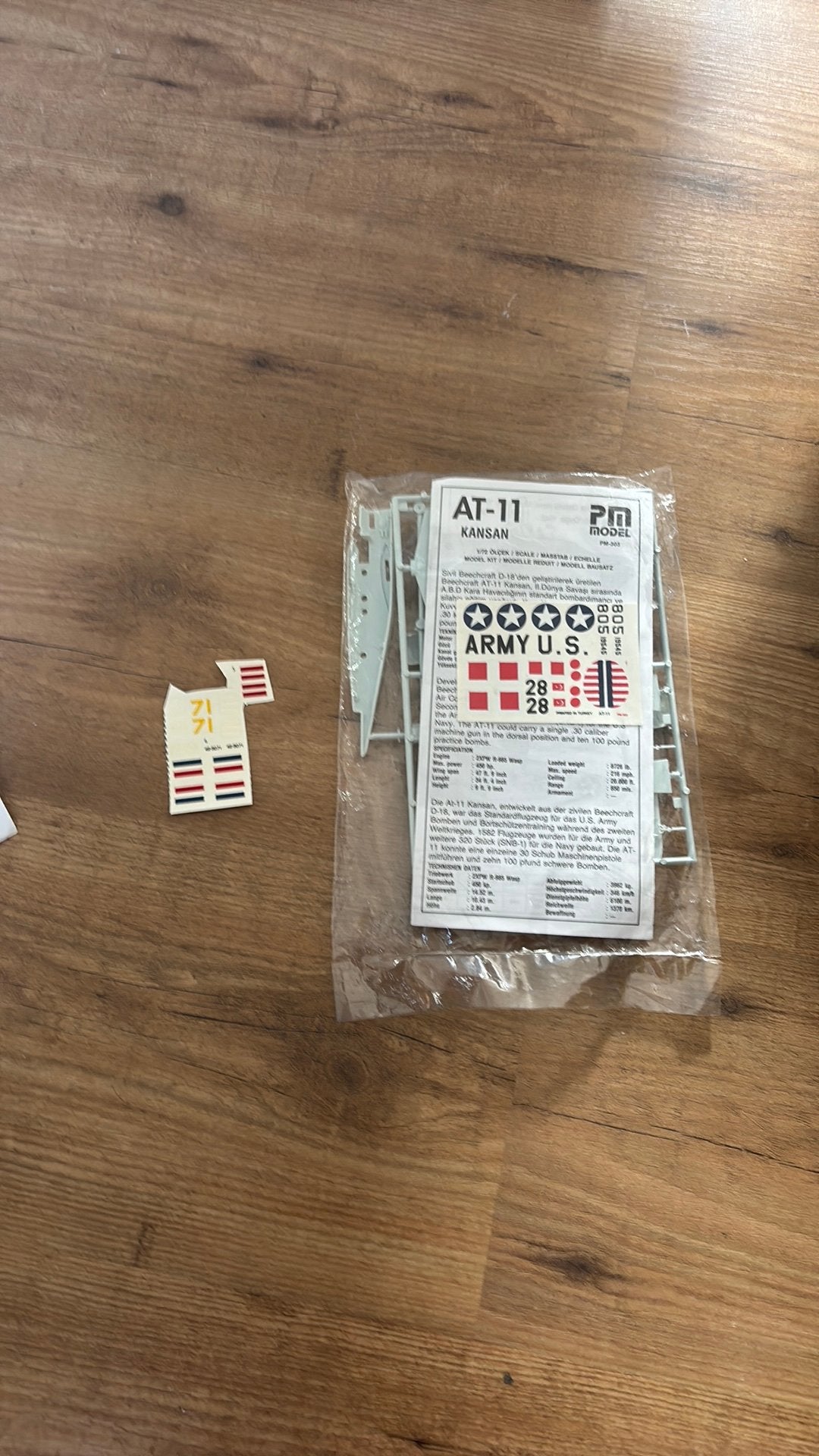 1/72 Beech Kansan AT-11 Luchtmacht KLU Nld Dutch decal, 1:72 tot 1:144, Italeri, Ophalen of Verzenden, Zo goed als nieuw
