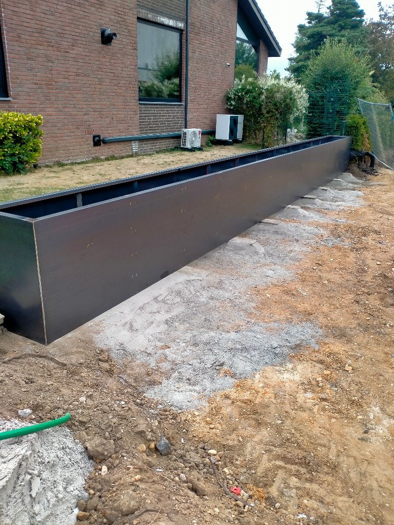 Foto 15 van Cortenstaal bloembakken 200*40*40 €220 ook maatwerk