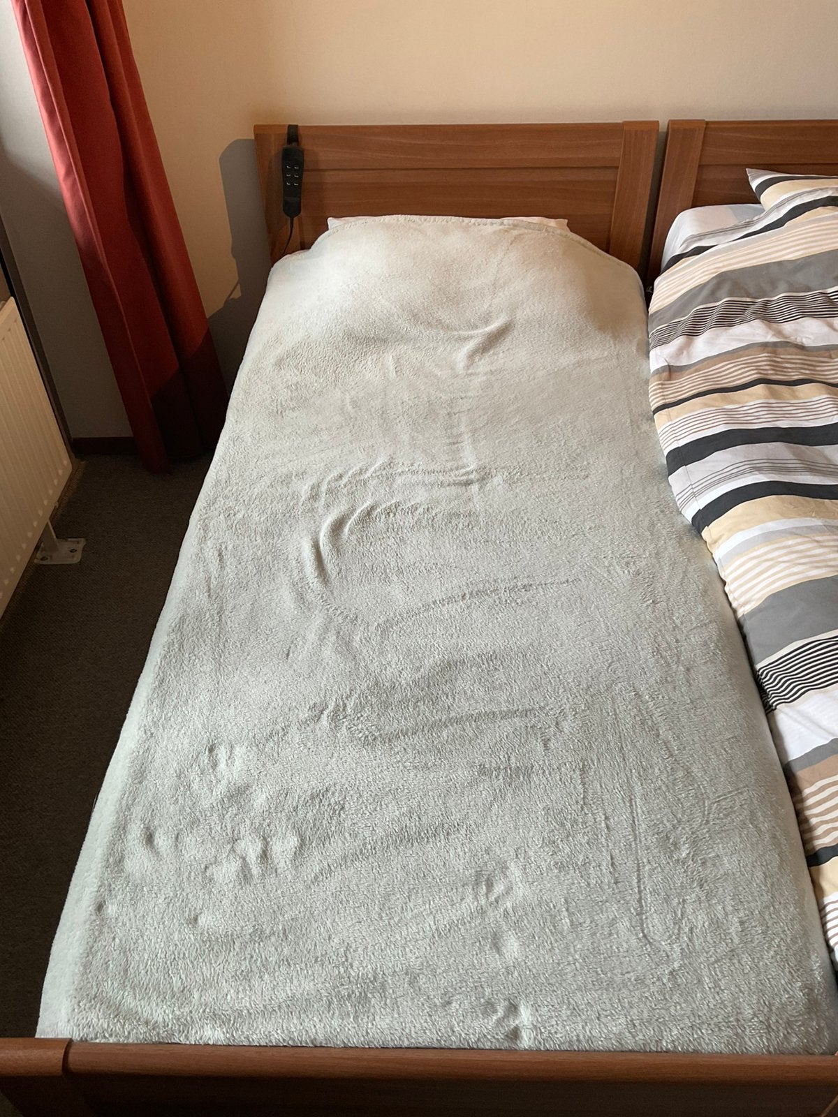 Bed Bergamo, bed 90x200 walnoot, Ophalen, 90 cm, Eenpersoons, Bruin
