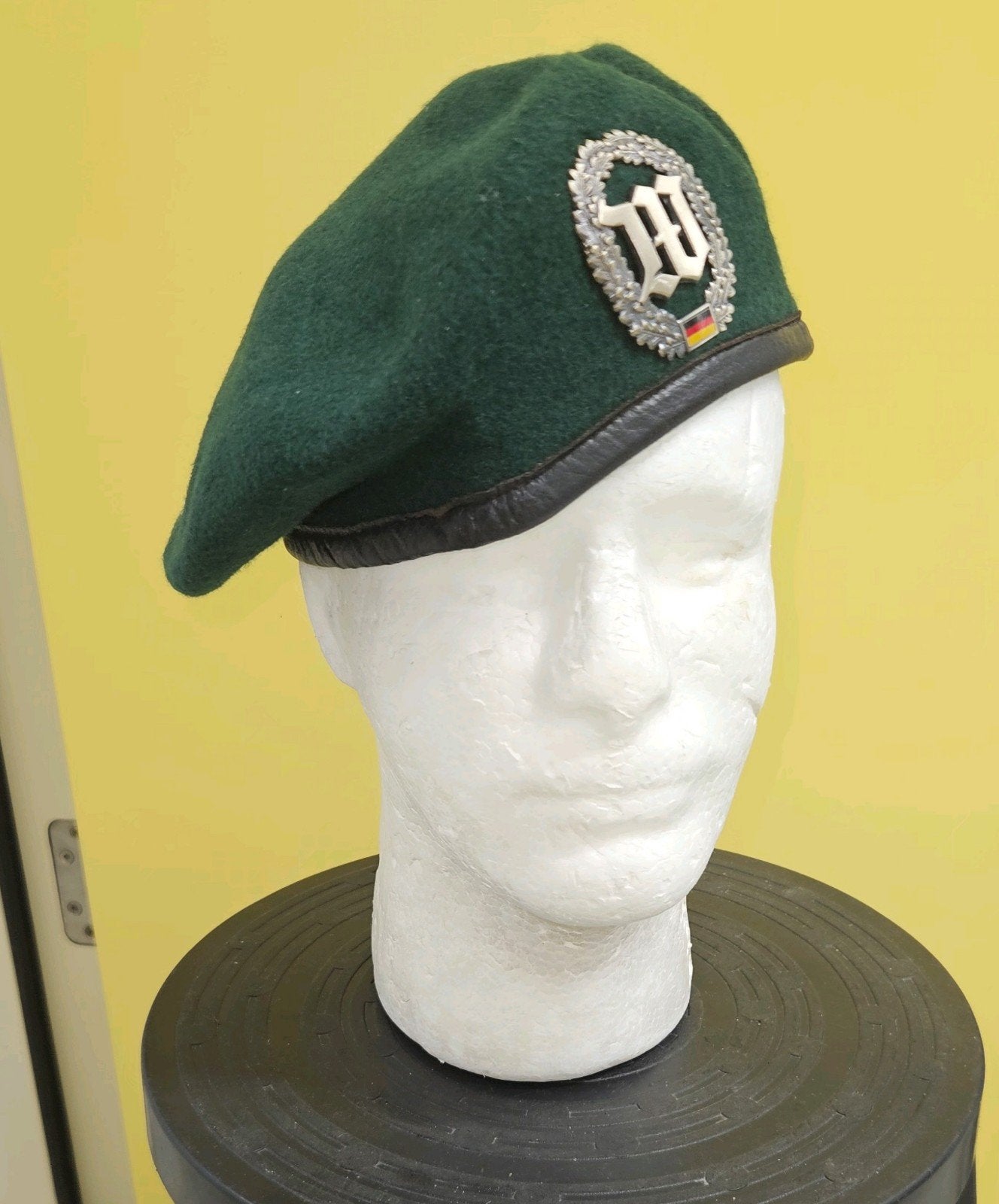 Bundeswehr Baret Wachtbataljon, Verzamelen, Ophalen of Verzenden, Landmacht, Duitsland, Helm of Baret