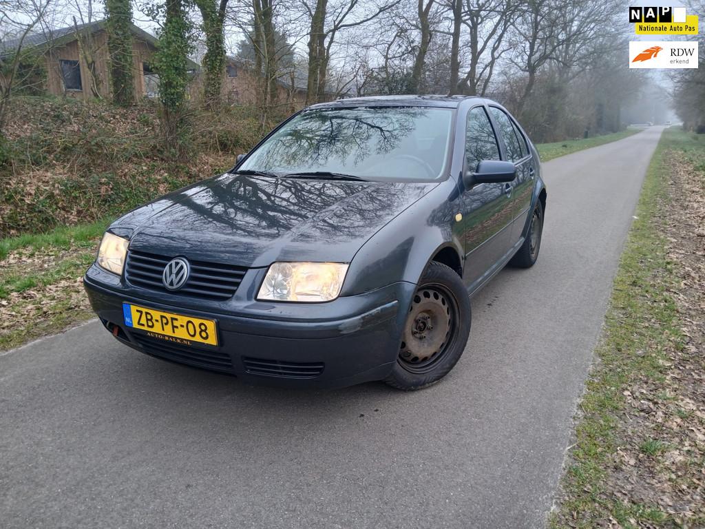 Volkswagen Bora 1.6 Trendline, Auto's, Volkswagen, Gebruikt, Bora, 4 cilinders, Blauw