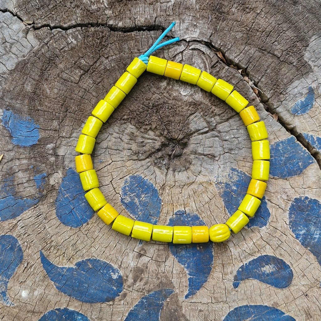 zonnige gele ketting, Sieraden, Tassen en Uiterlijk, Kettingen, Ophalen of Verzenden, Nieuw, Geel, Overige materialen