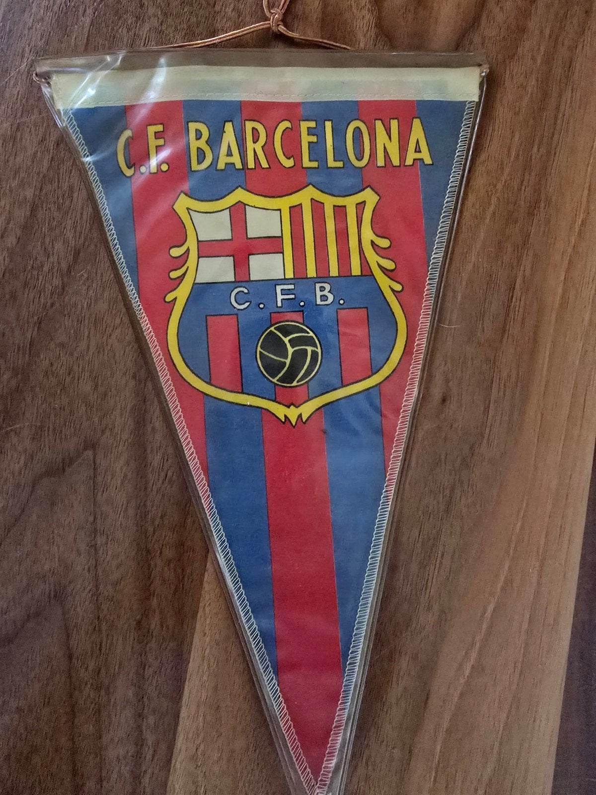 Vintage C.F. Barcelona Vaantje - Voetbal, Verzamelen, Ophalen of Verzenden, Gebruikt, Buitenlandse clubs, Vaantje of Sjaal