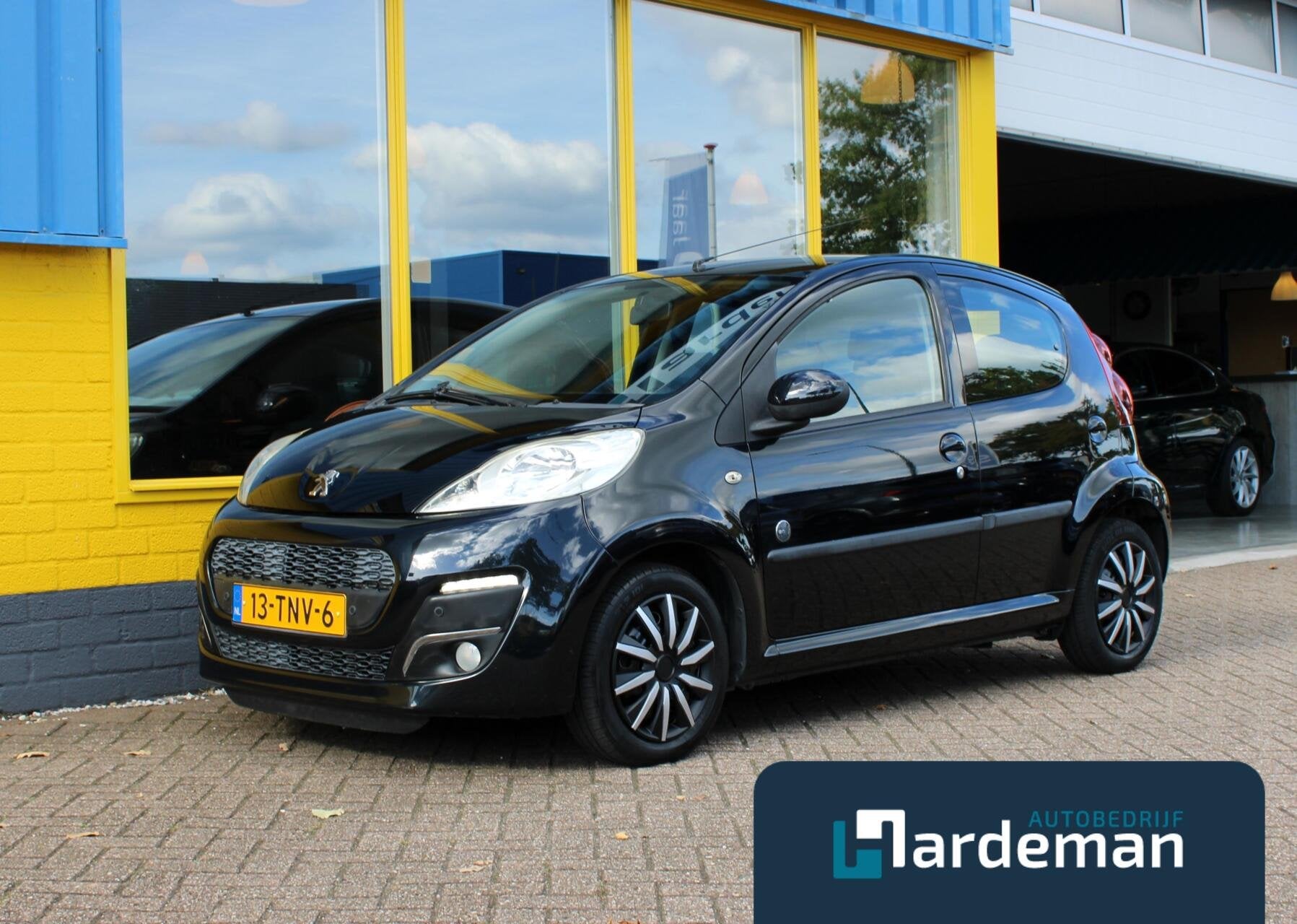Peugeot 107 1.0-12V ENVY 63DKM Airco Automaat, Euro 5, Gebruikt, 4 stoelen, Origineel Nederlands