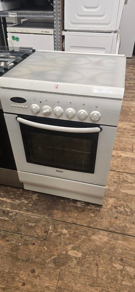 Jong gebruikte gasfornuizen met garantie, Ophalen, Minder dan 85 cm, 4 kookzones, Zo goed als nieuw