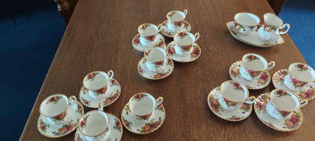 Royal albert oud country rose Kopjes en schotel, Ophalen
