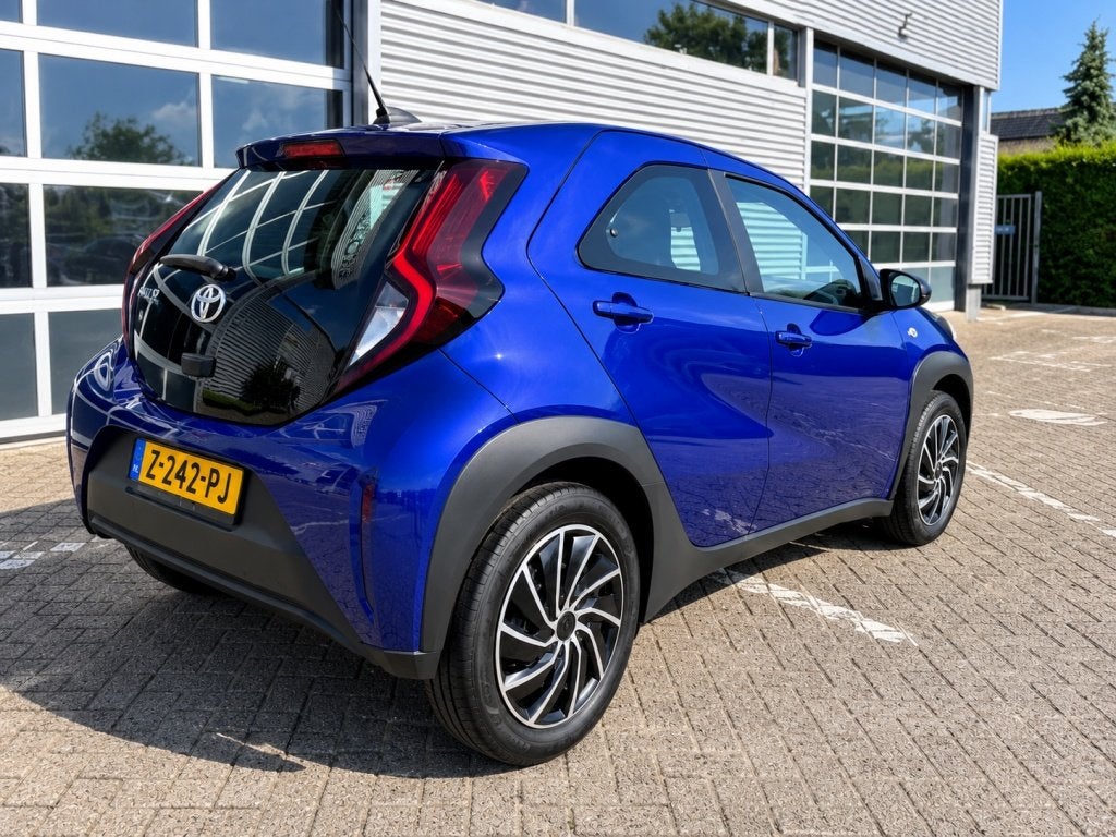 Toyota Aygo X 1.0 VVT-i AUTOMAAT Carplay / Android Auto / Ca, Gebruikt, Origineel Nederlands, 3 cilinders, Metallic lak