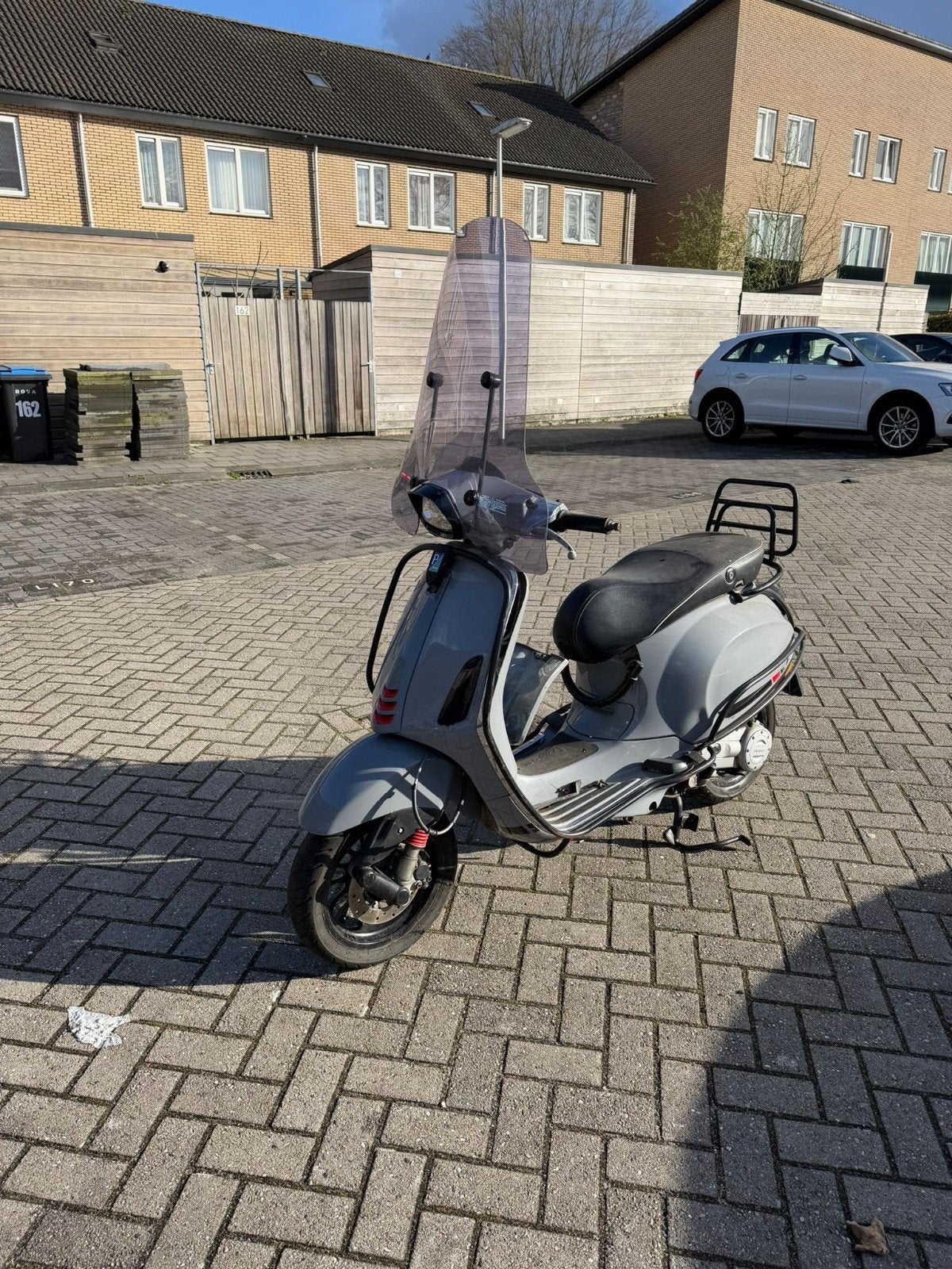 Vespa Sprint 50cc - NardoGrijs lichte schade 2019, Ophalen, Gebruikt, Benzine, Vespa