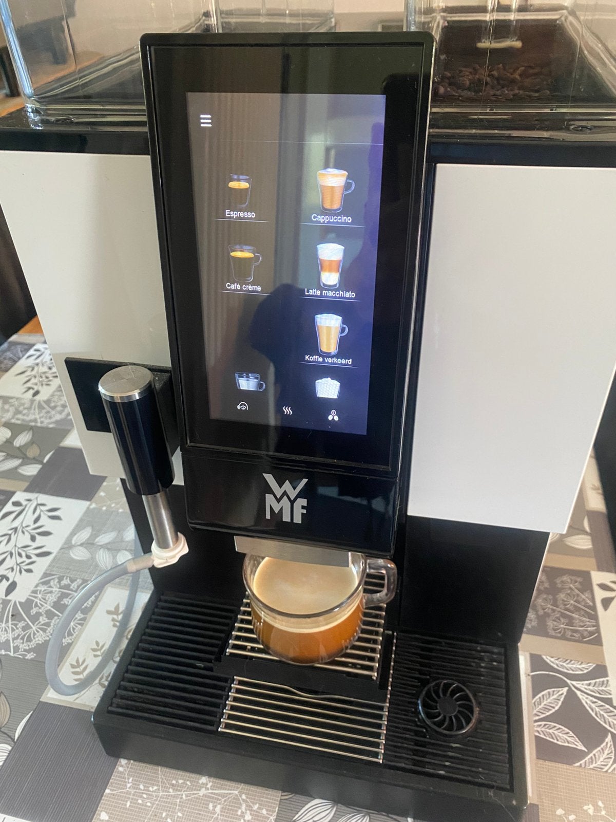 WMF1100s koffiemachine, Ophalen, 10 kopjes of meer, Koffiemachine, Koffiebonen