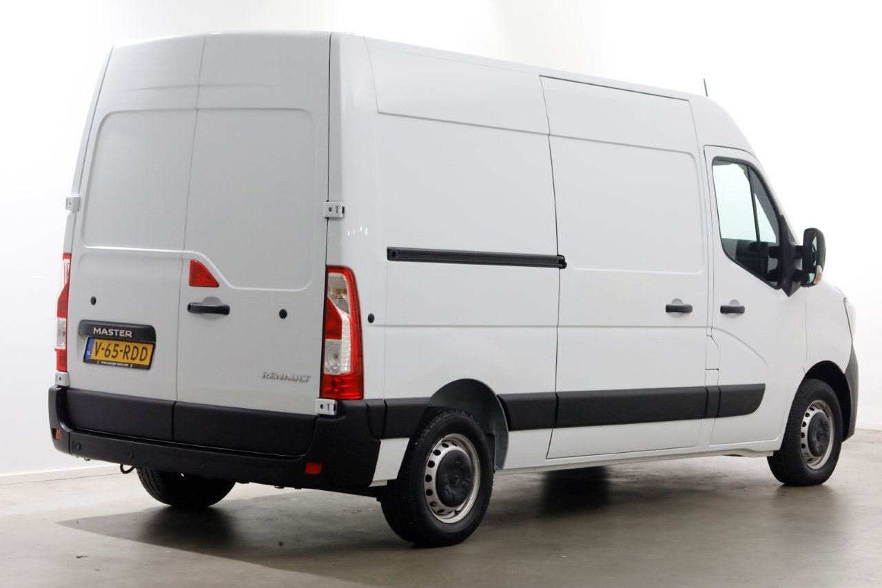 Renault Master T33 2.3 dCi 135pk L2H2 Comfort Airco/Cruise C, Voorwielaandrijving, Dealer onderhouden, 136 pk, Gebruikt