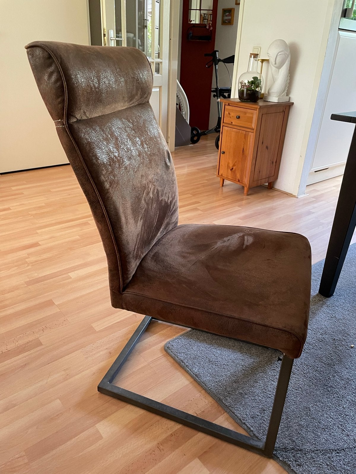 4 Bruine eetkamerstoelen met metalen frame, Huis en Inrichting, Ophalen, Gebruikt, Bruin, Metaal
