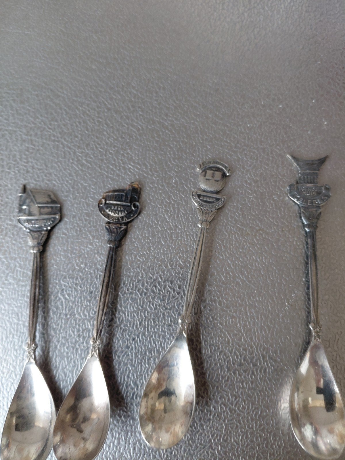 4 lepeltes zending., Verzenden