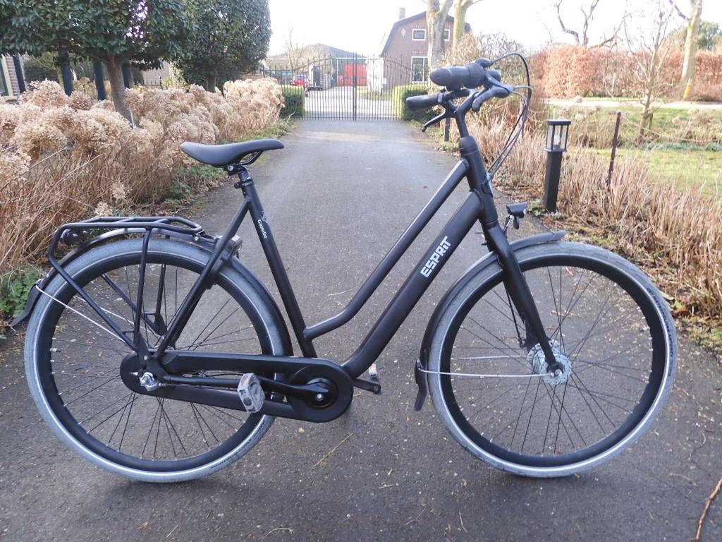 Matzwarte Gazelle Esprit met 3 versnellingen en 59 frame, Fietsen en Brommers, Fietsen | Dames | Damesfietsen, Gazelle, Versnellingen