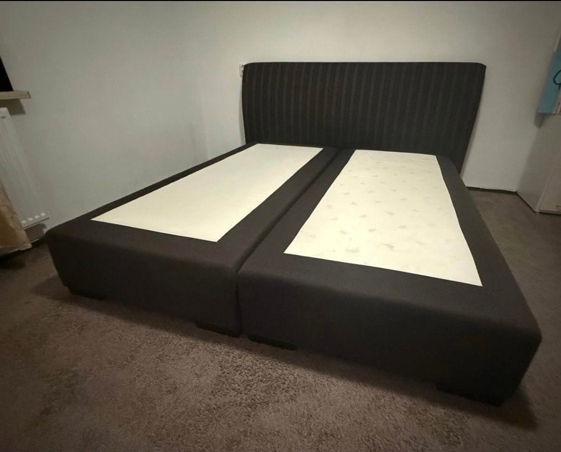 Beterbed Tweepersoon boxspring met hoofdbord en nachtkastjes, Ophalen, Gebruikt, Bruin, Tweepersoons