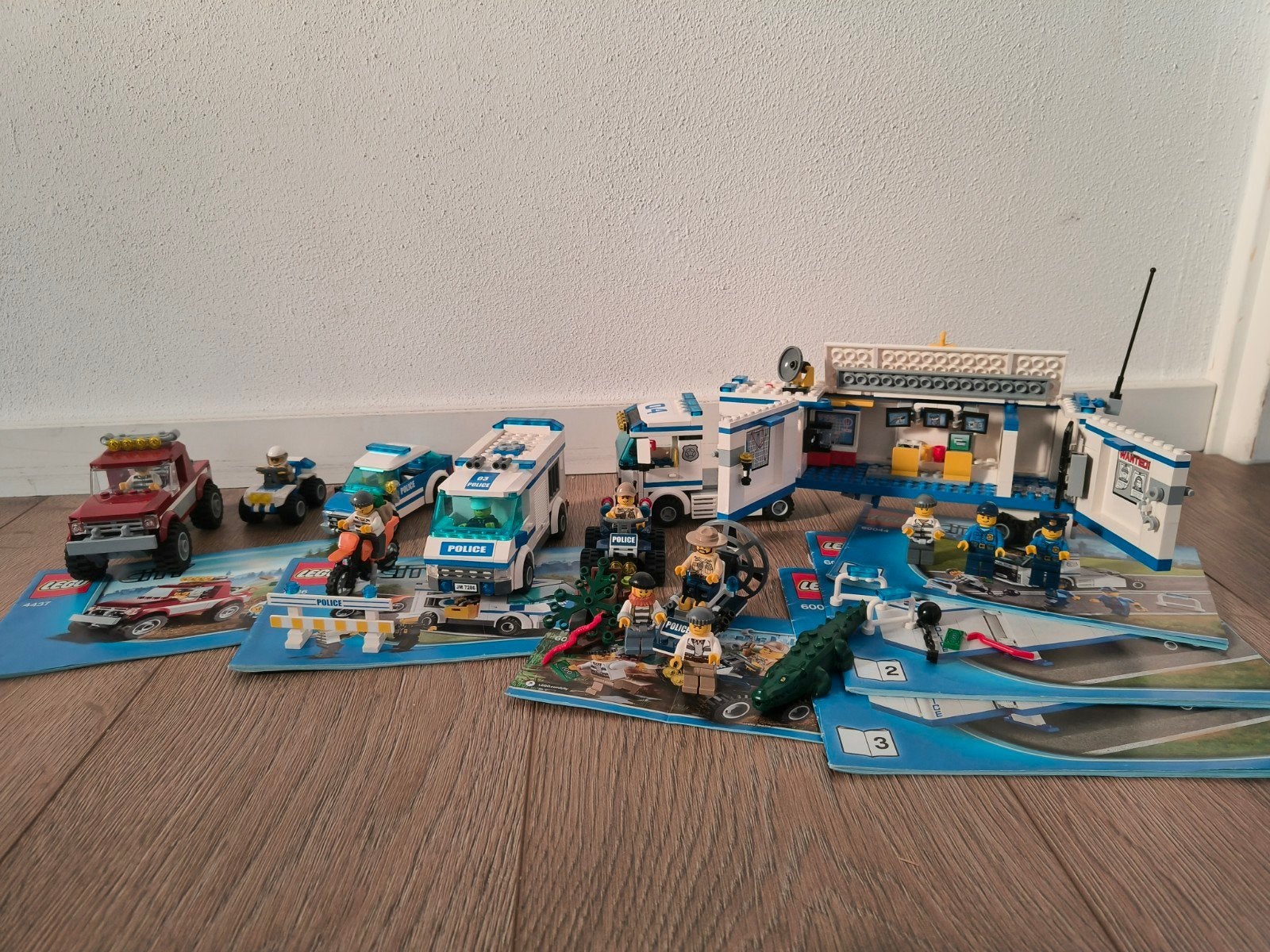 Lego politiewagens  60065, 60044, 4437, 7286, Kinderen en Baby's, Speelgoed | Duplo en Lego, Lego, Ophalen of Verzenden, Inclusief instructies