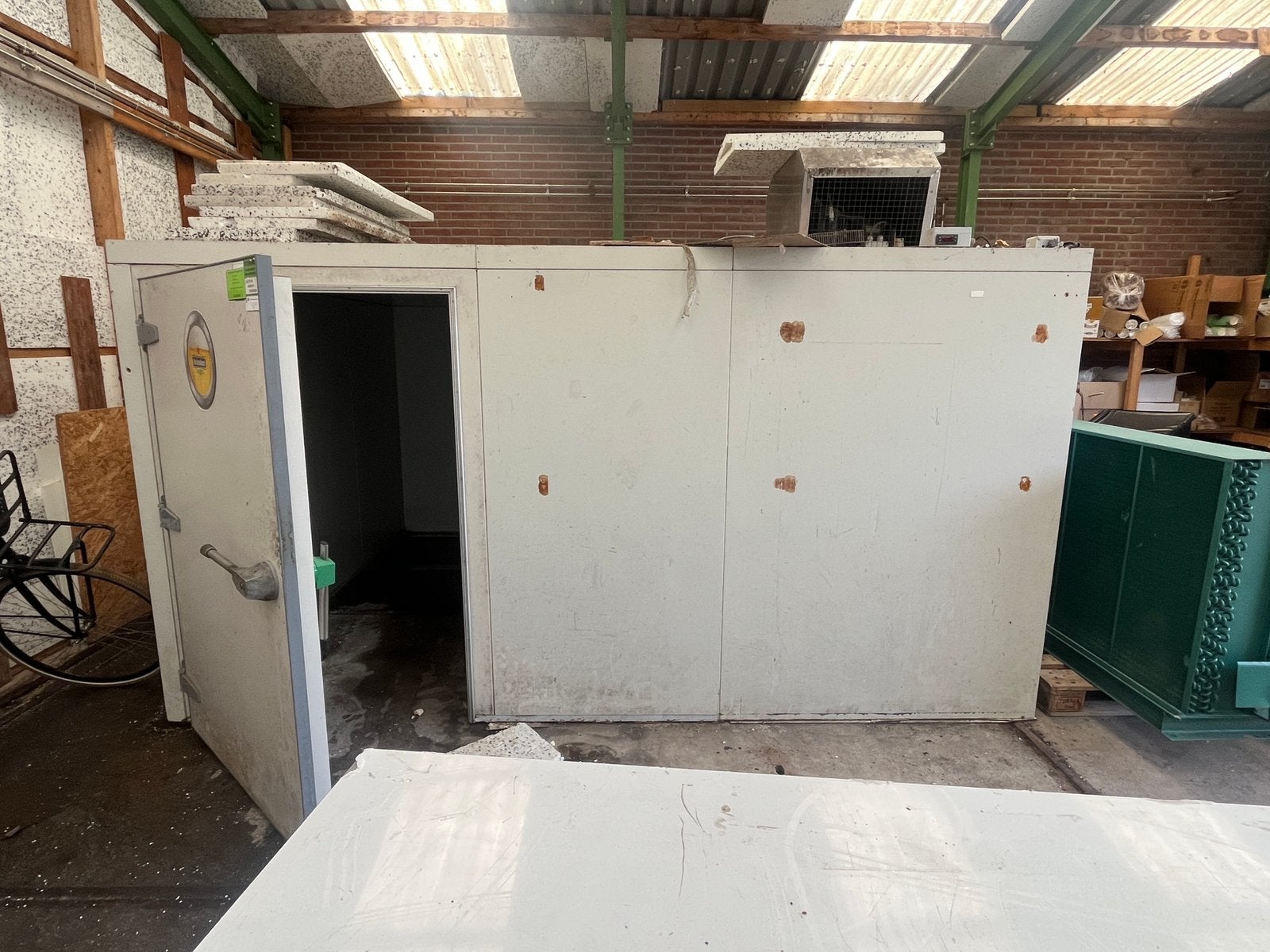 Professionele grote koelcel 3,5x3x1,8m, incl koelinstallatie, Ophalen, Zonder vriesvak, 200 liter of meer, 60 cm of meer