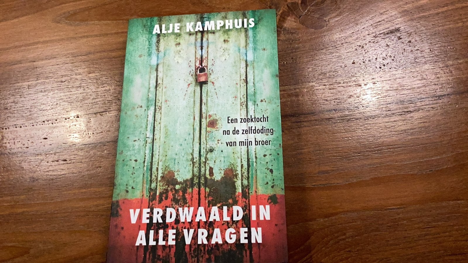 Verdwaald in alle vragen - Alje Kamphuis - zelfdoding, Ophalen of Verzenden, Zo goed als nieuw, Nederland