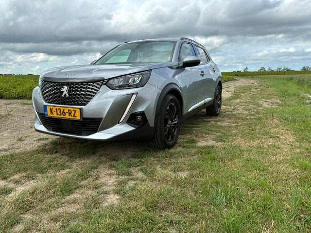 Peugeot 2008 1.2 Puretech 130pk 2020 Grijs, 1199 cc, 1200 kg, Handgeschakeld, 633 kg