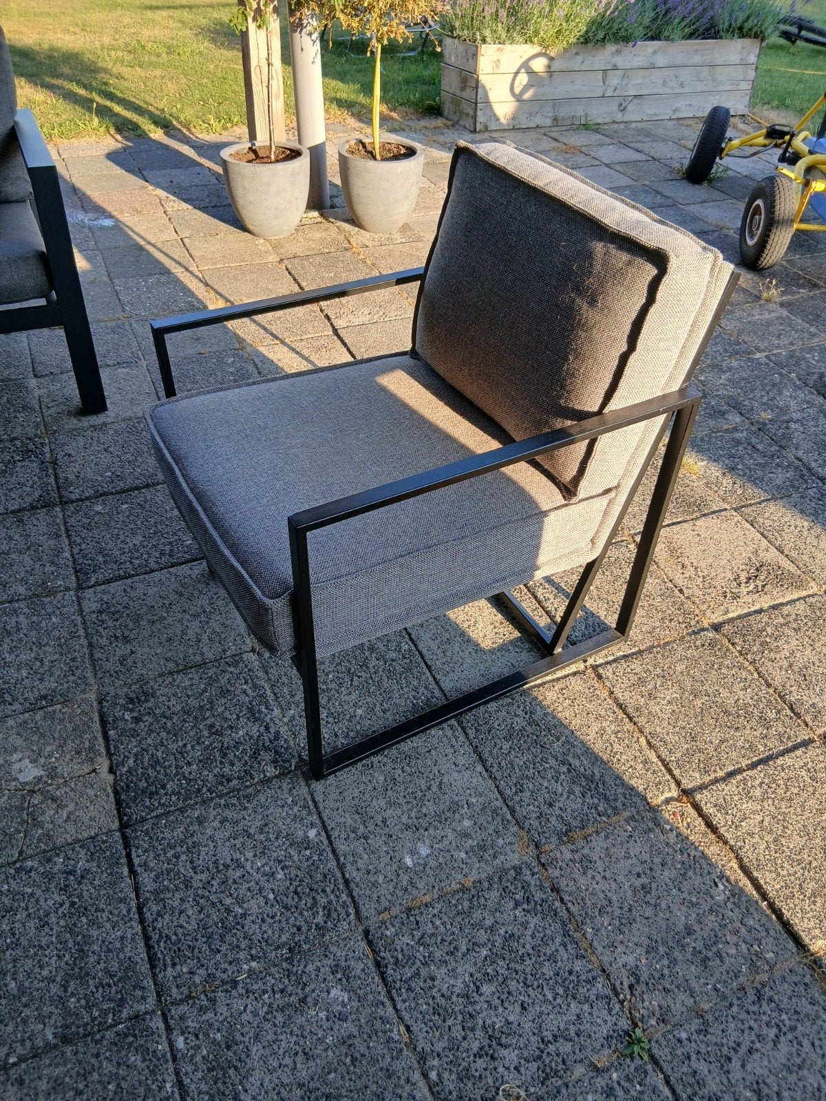 Moderne grijze stoel met metalen frame, Ophalen, Zo goed als nieuw, Stof, Eén