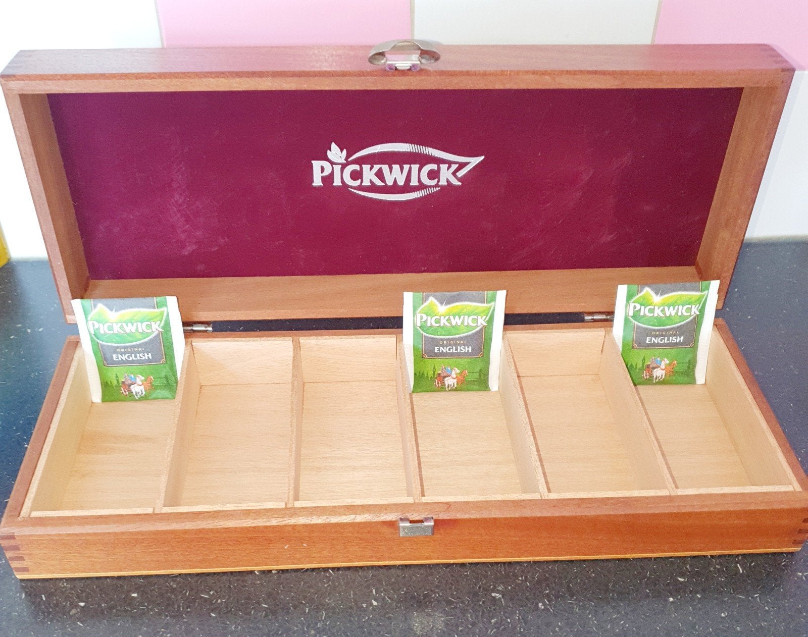 Pickwick theedoos 6 vaks hout, Ophalen, Nieuw, Hout, Bruin
