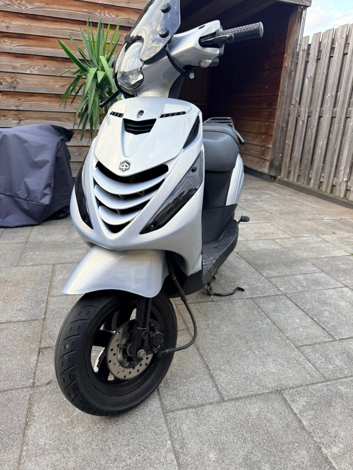 Piaggio zip 2 takt 70cc, Fietsen en Brommers, Scooters | Piaggio, Ophalen, Zo goed als nieuw, Tweetakt, Zip